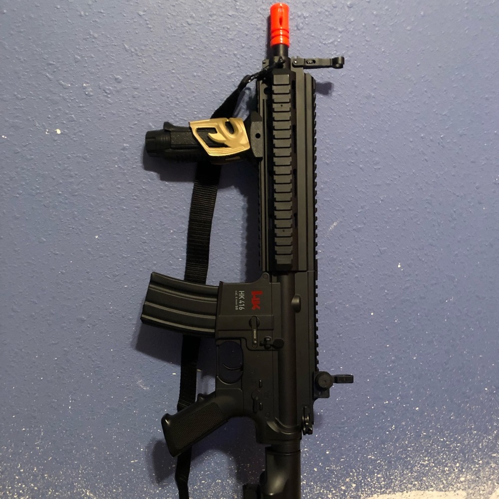 Airsoft AR with Charger
